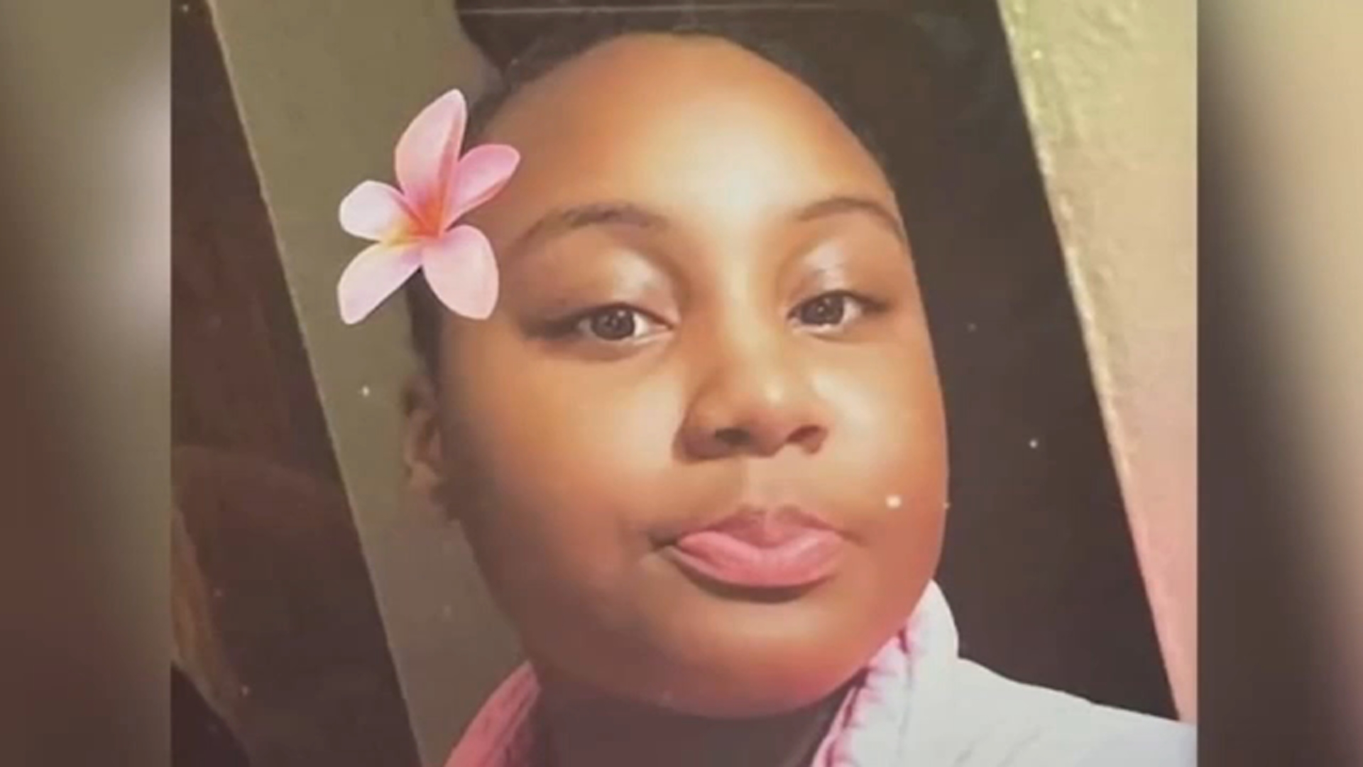 18-year-old accused of killing teenage girlfriend surrenders