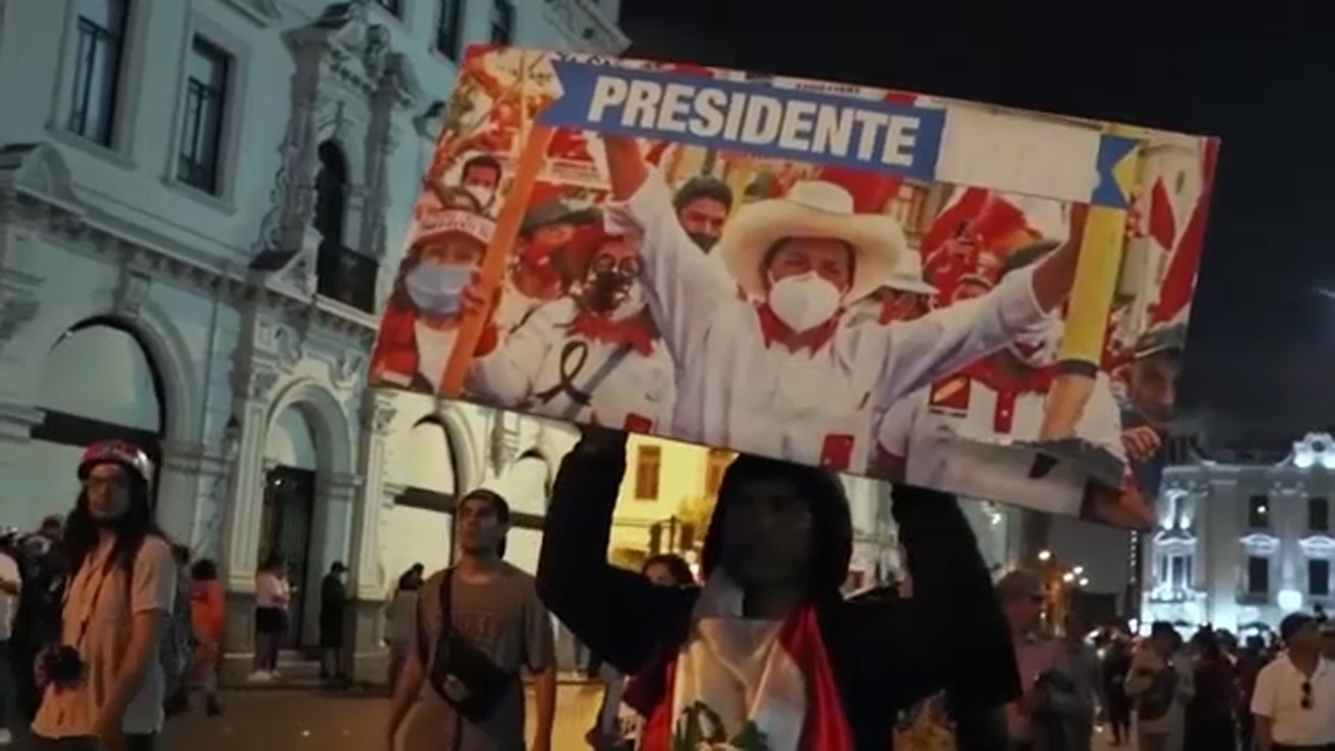 Hundreds of tourists stranded in Peru amid ongoing political protests