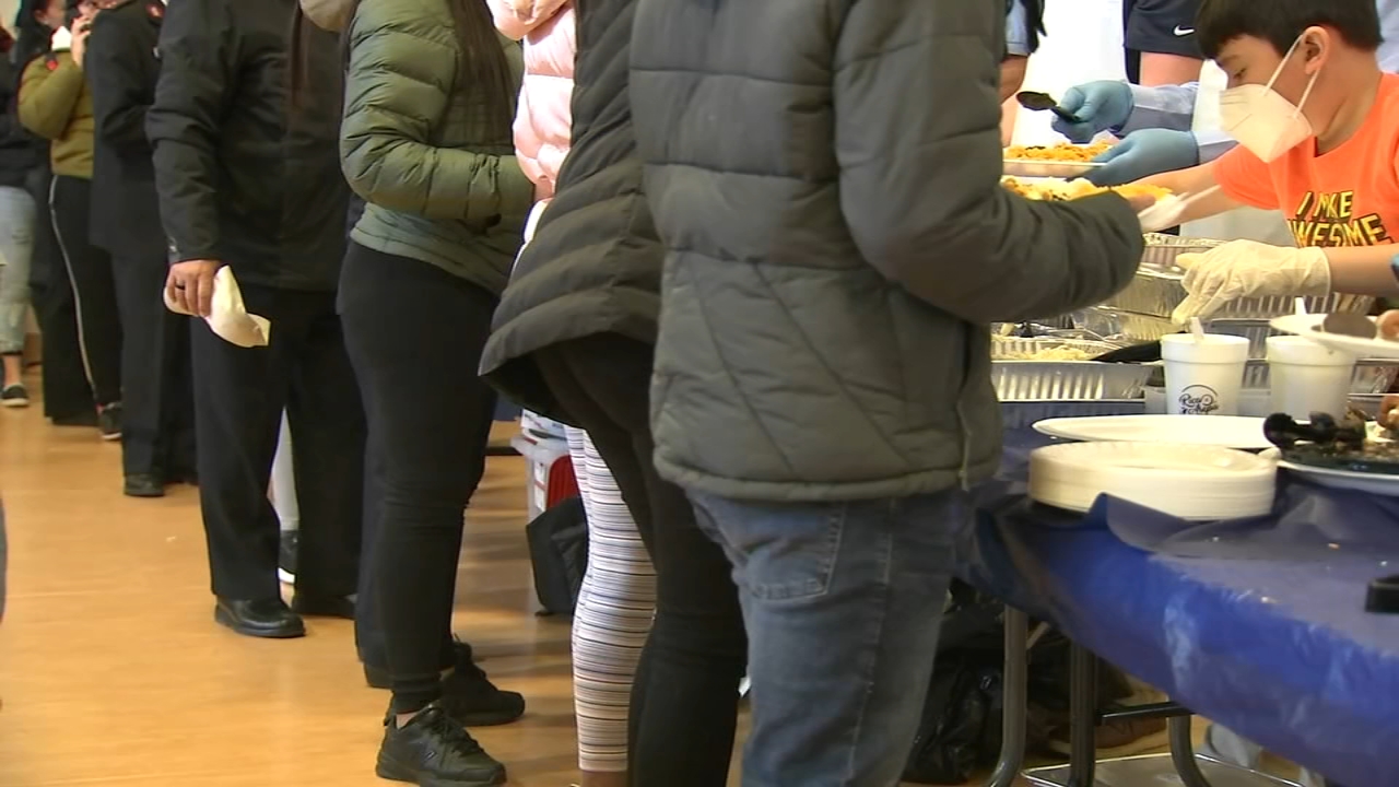 Chicago prepares for more migrants despite temporary stay of Title 42