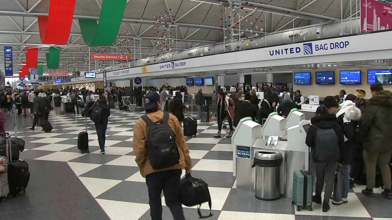 As winter storm bears down, travelers scramble to change plans