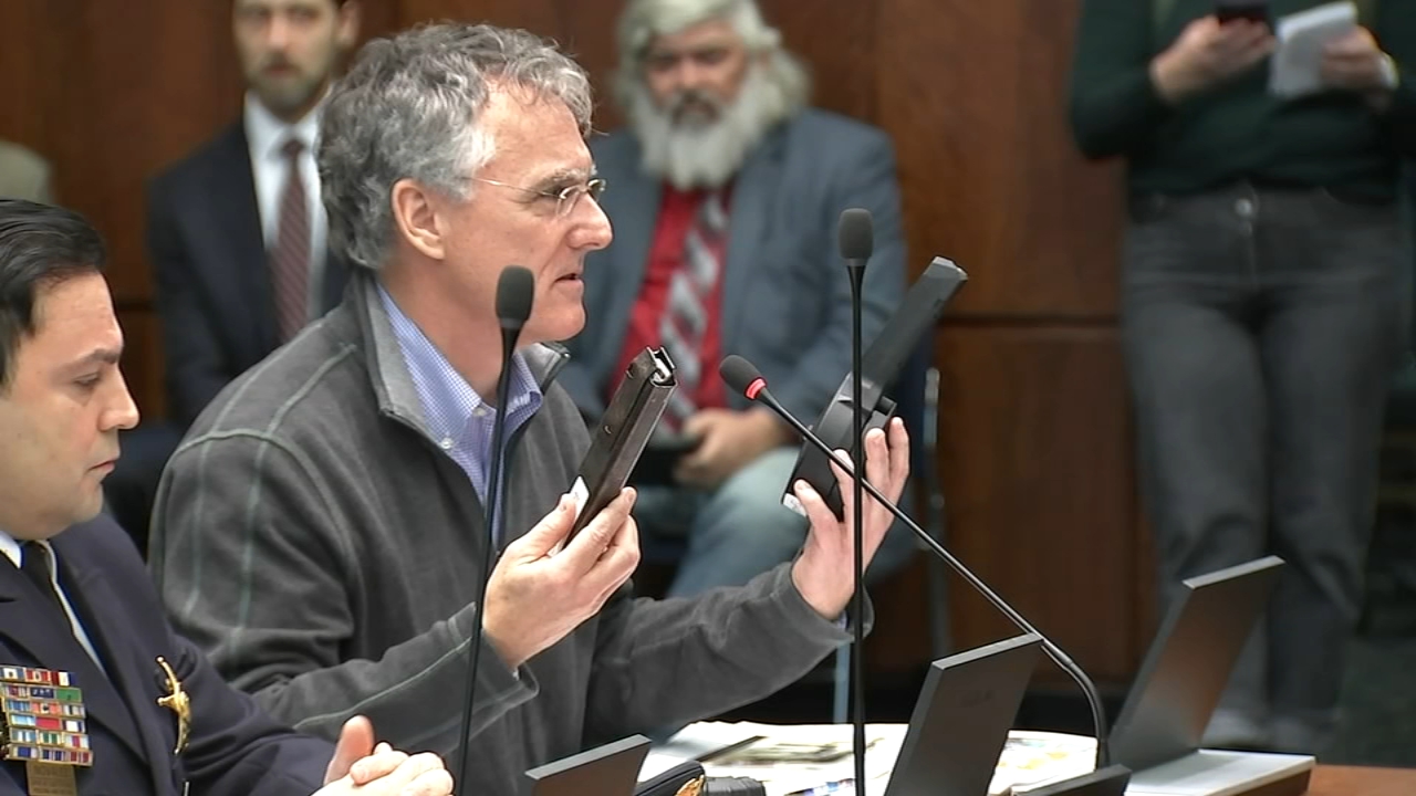 State lawmakers hold hearing on assault weapons ban