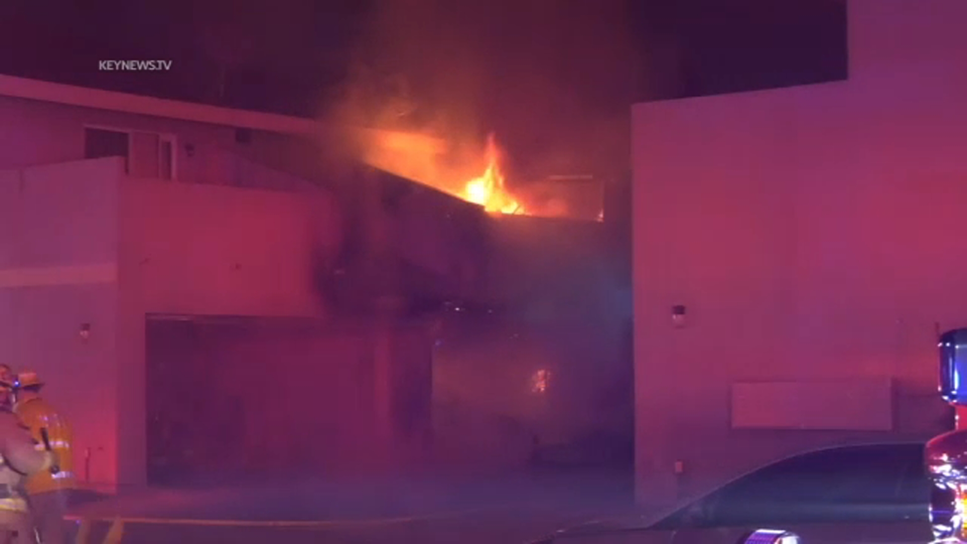 Mujer muere tras incendio en apartamento de Downey