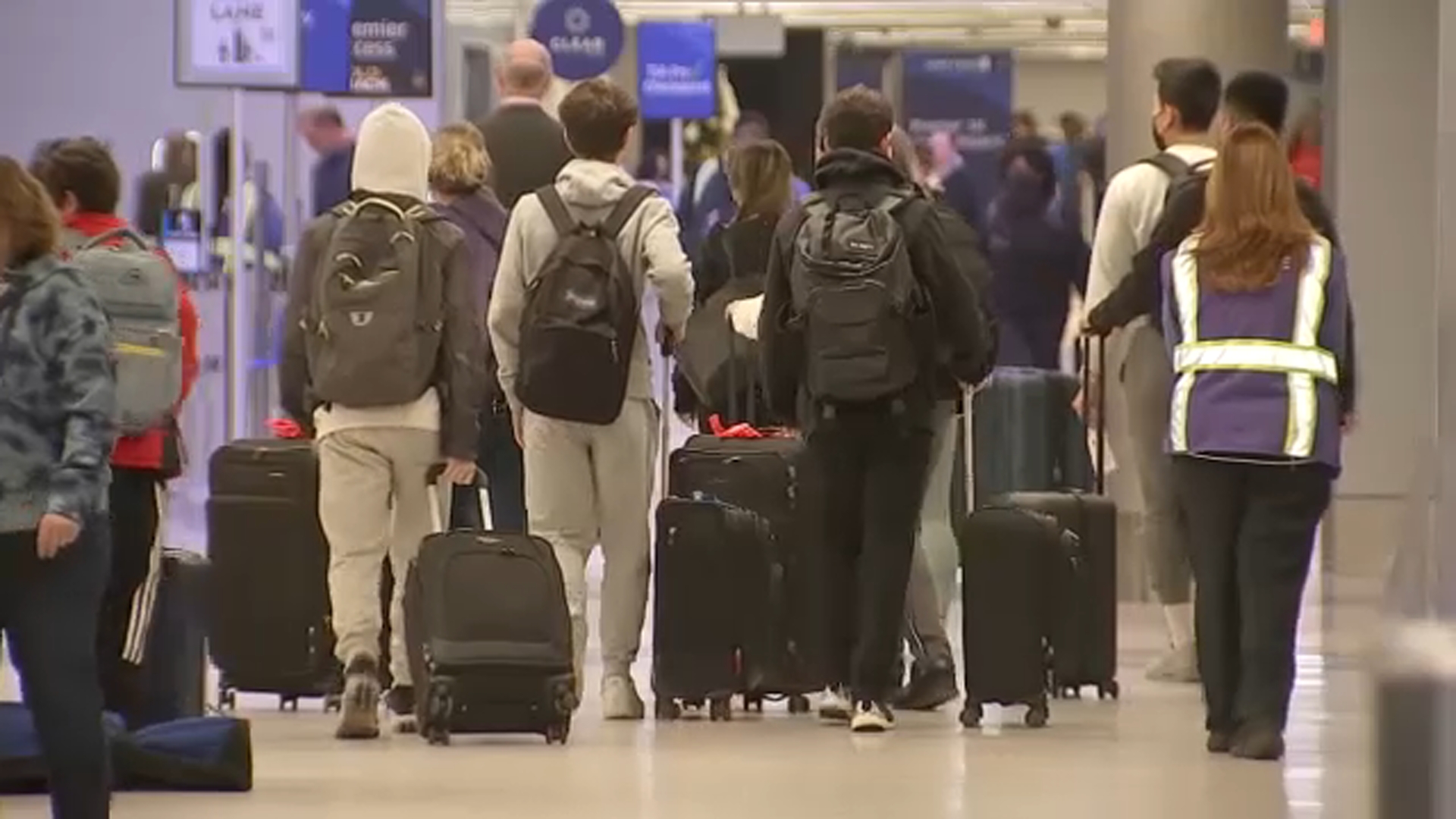Decenas de vuelos de LAX cancelados debido a tormenta invernal