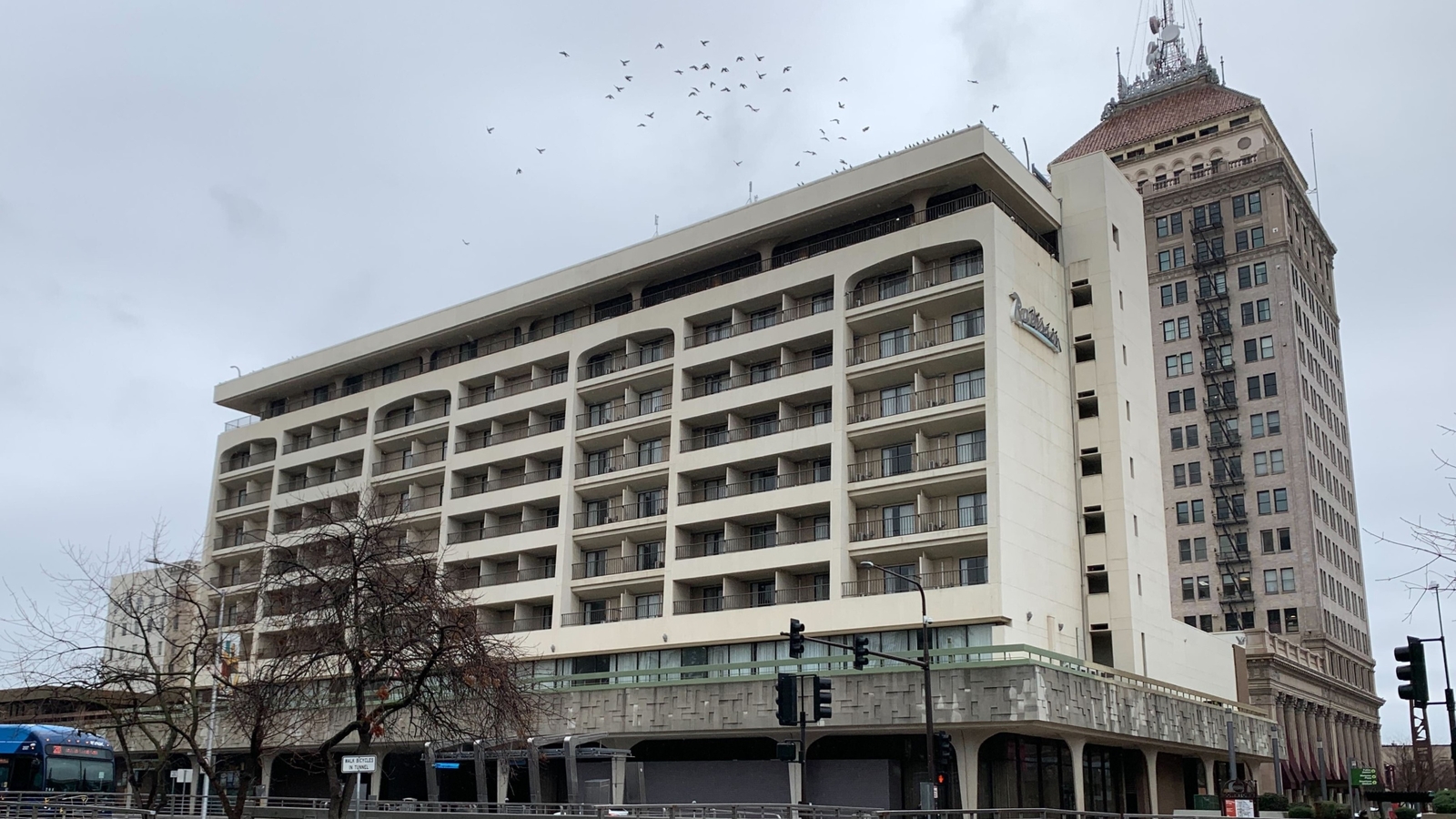 Radisson Hotel in heart of Downtown Fresno closes over fire safety