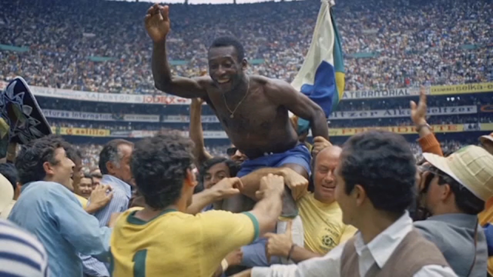 Legenda sepak bola Brasil Pelé, pemenang rekor 3 Piala Dunia, meninggal dunia pada usia 82 tahun