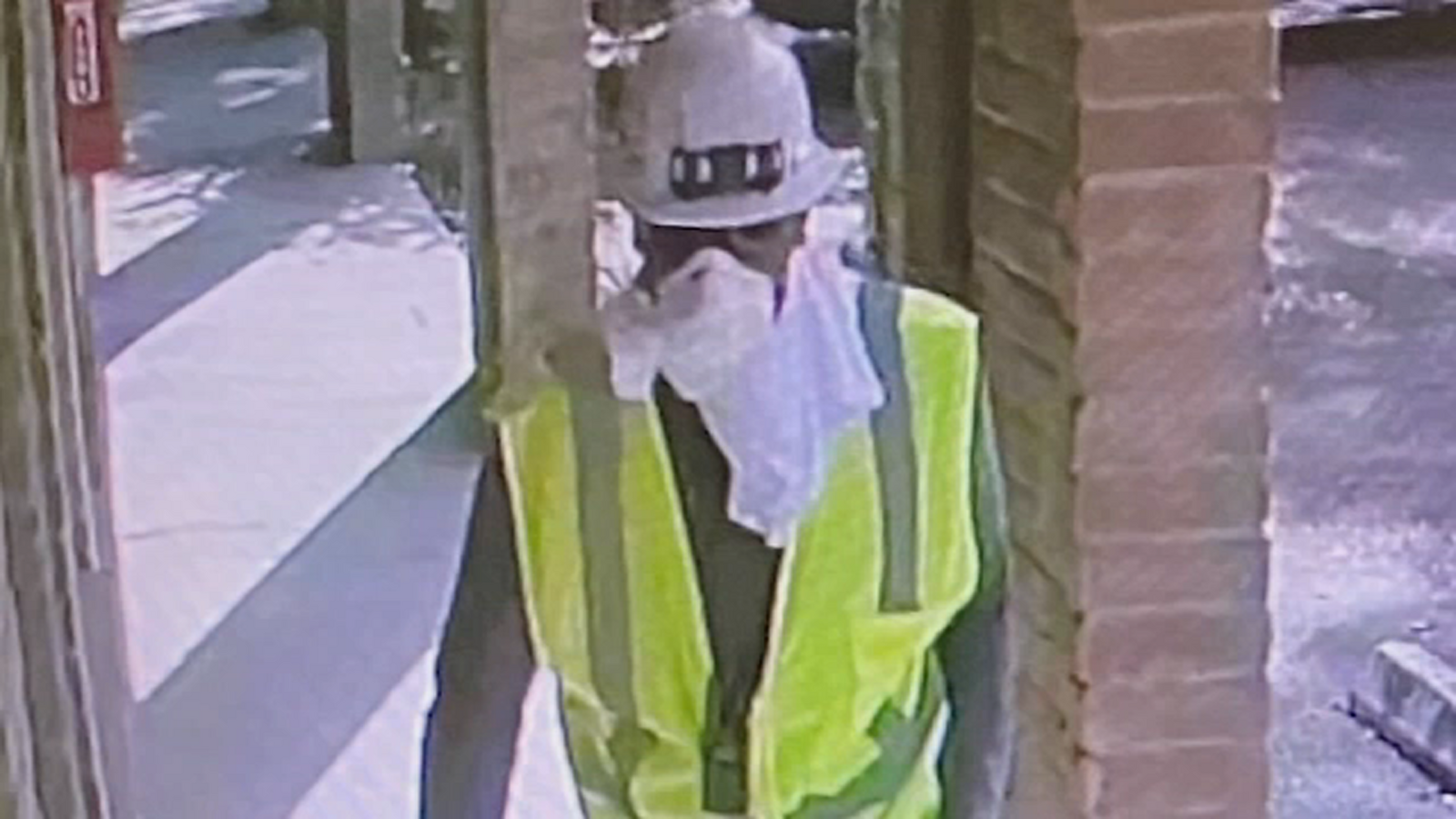 Richmond business shooting Armed suspect posing as utility worker robs