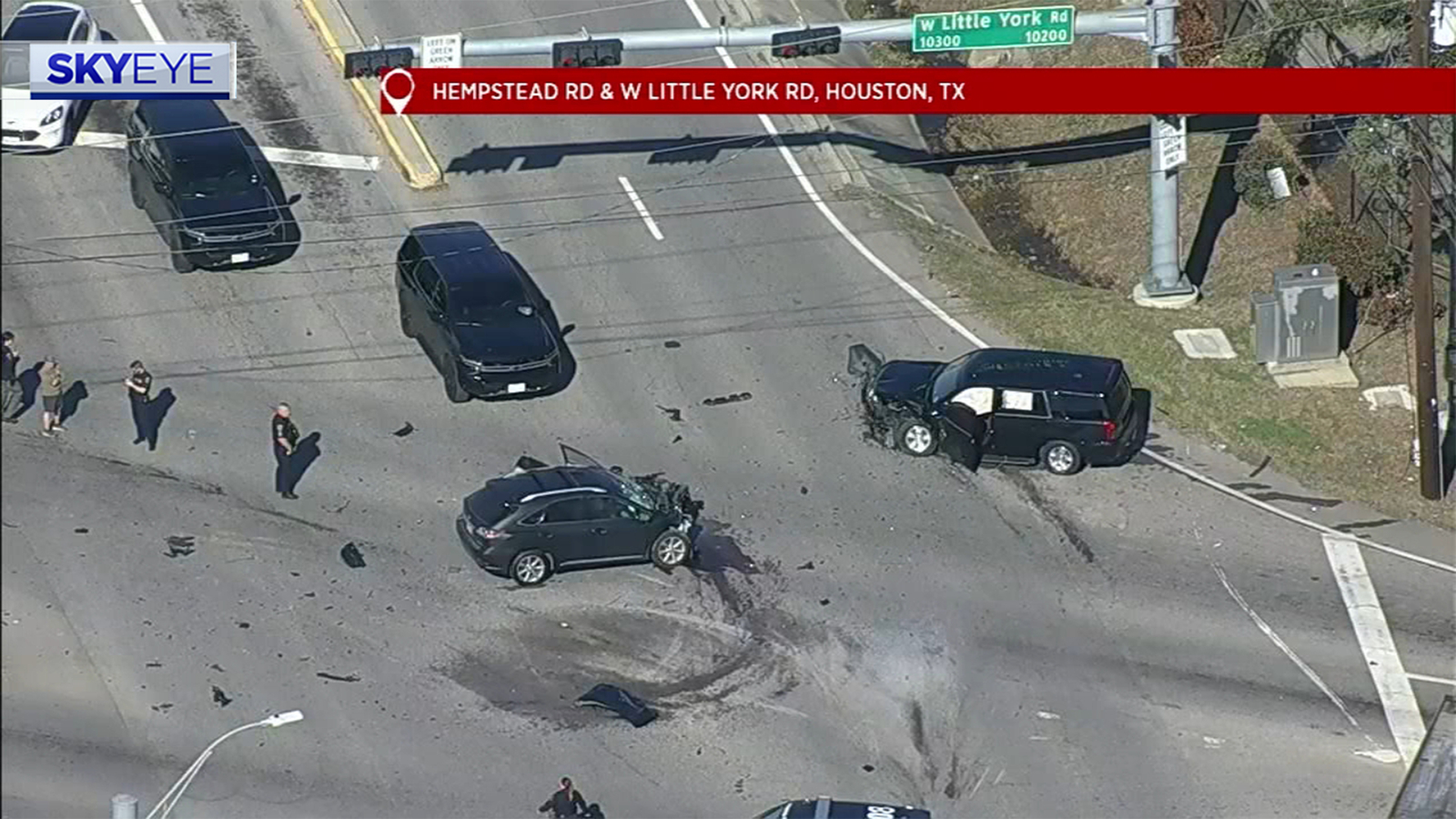 Driver crashes into SWAT officer after driving around train arms in NW Houston on Hempstead at