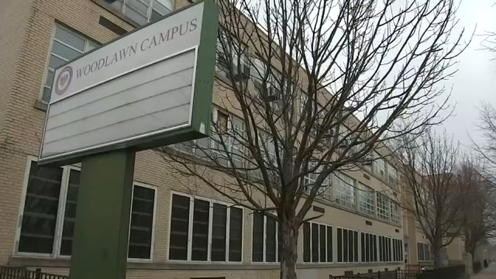 Woodlawn residents question plans to house migrants at vacant Chicago