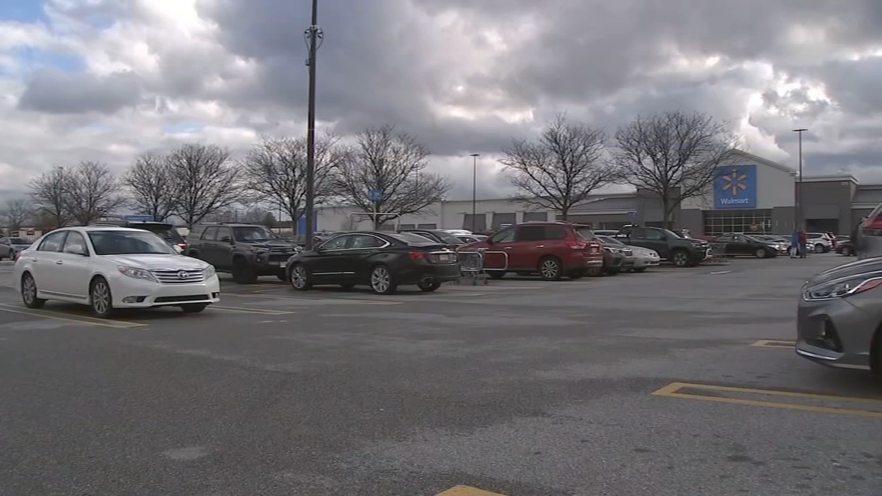 2 teen girls charged for allegedly carjacking vehicle at Walmart 