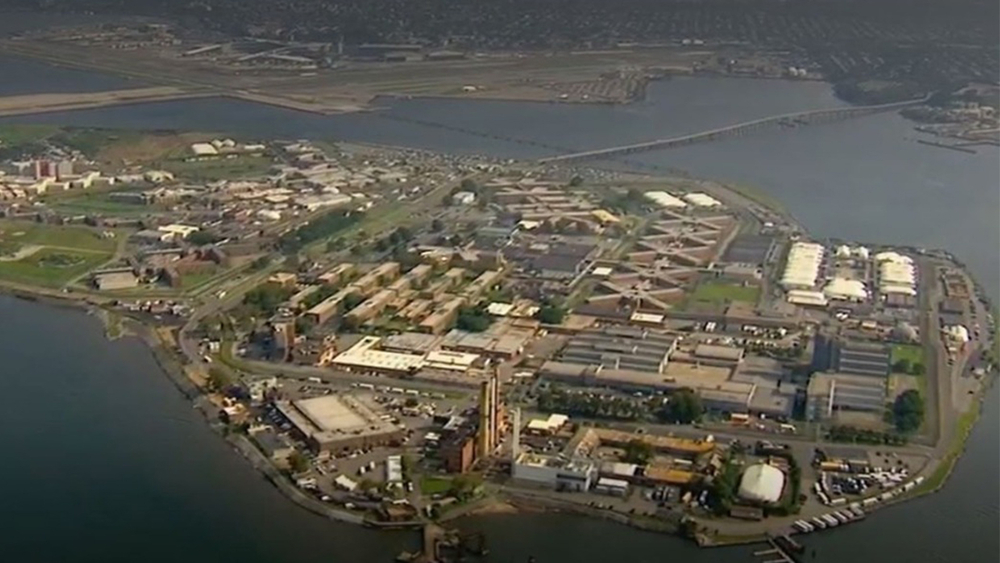 20 injured in fire at Riker's Island