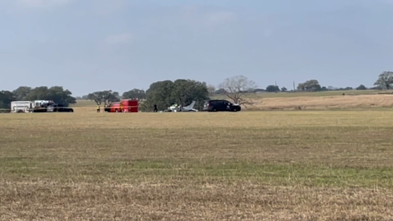 Plane crash west of Houston claims lives of 4 church members