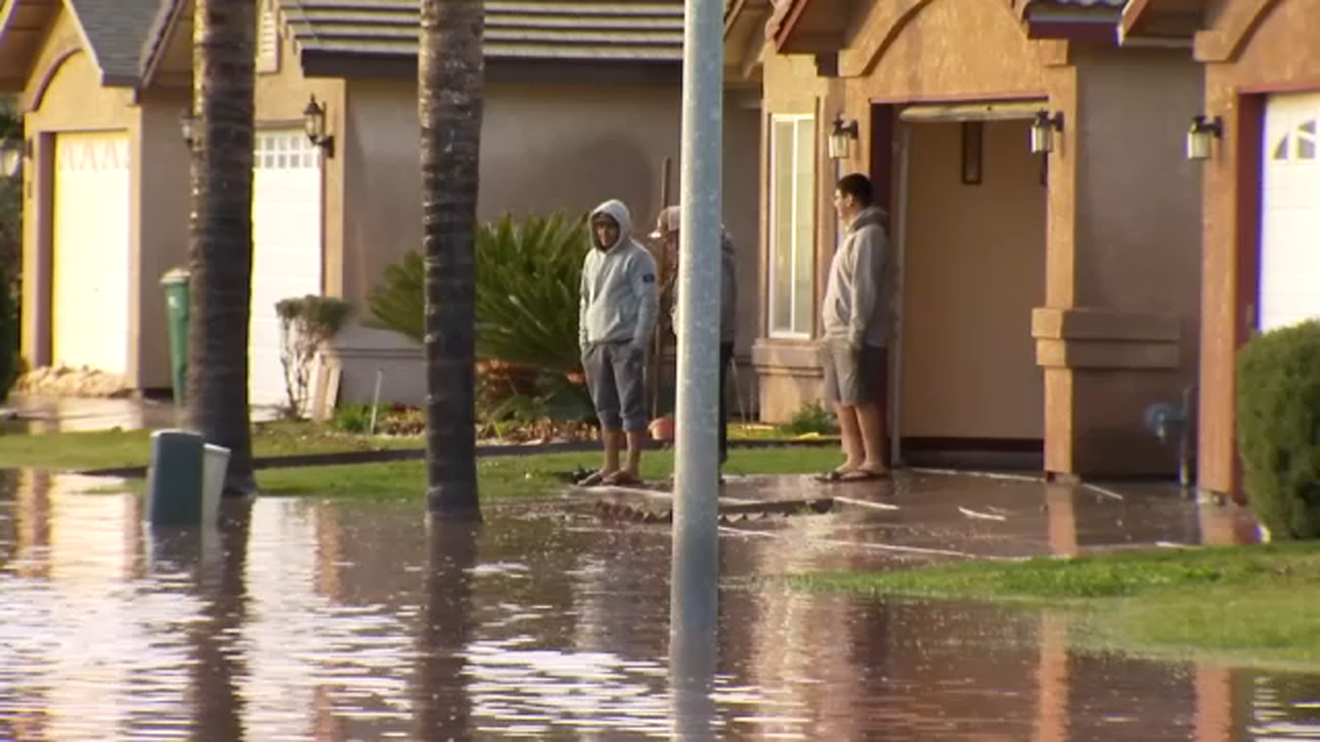 Hundreds seek help at FEMA Disaster Recovery Center in Merced