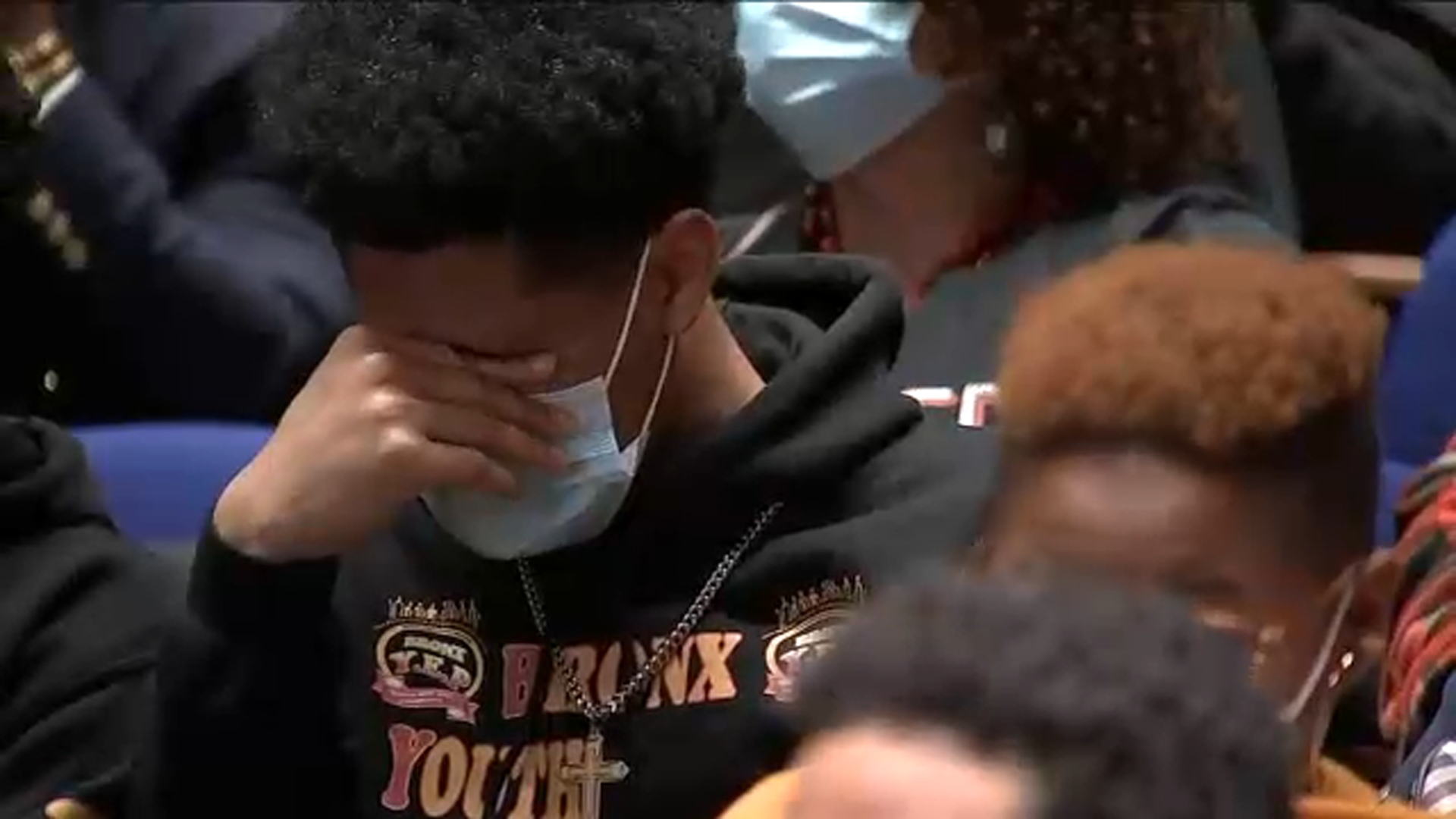 NYC crime: 15-year-old boy dies after being shot in head outside