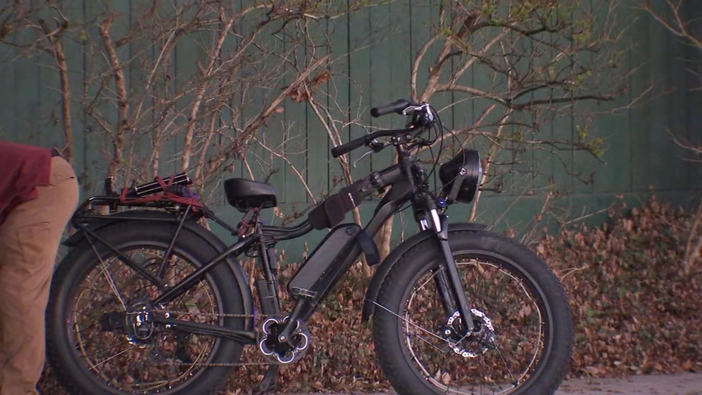 HPD investigating after man riding e-bike found dead in River Oaks