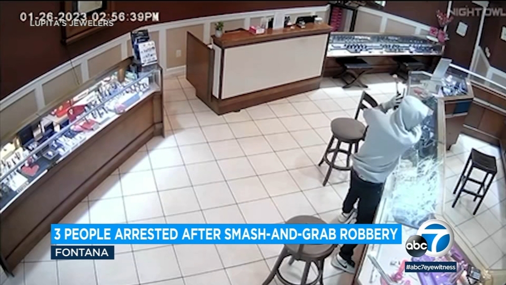 3 arrested after smash-and-grab robbery at Fontana jewelry store
