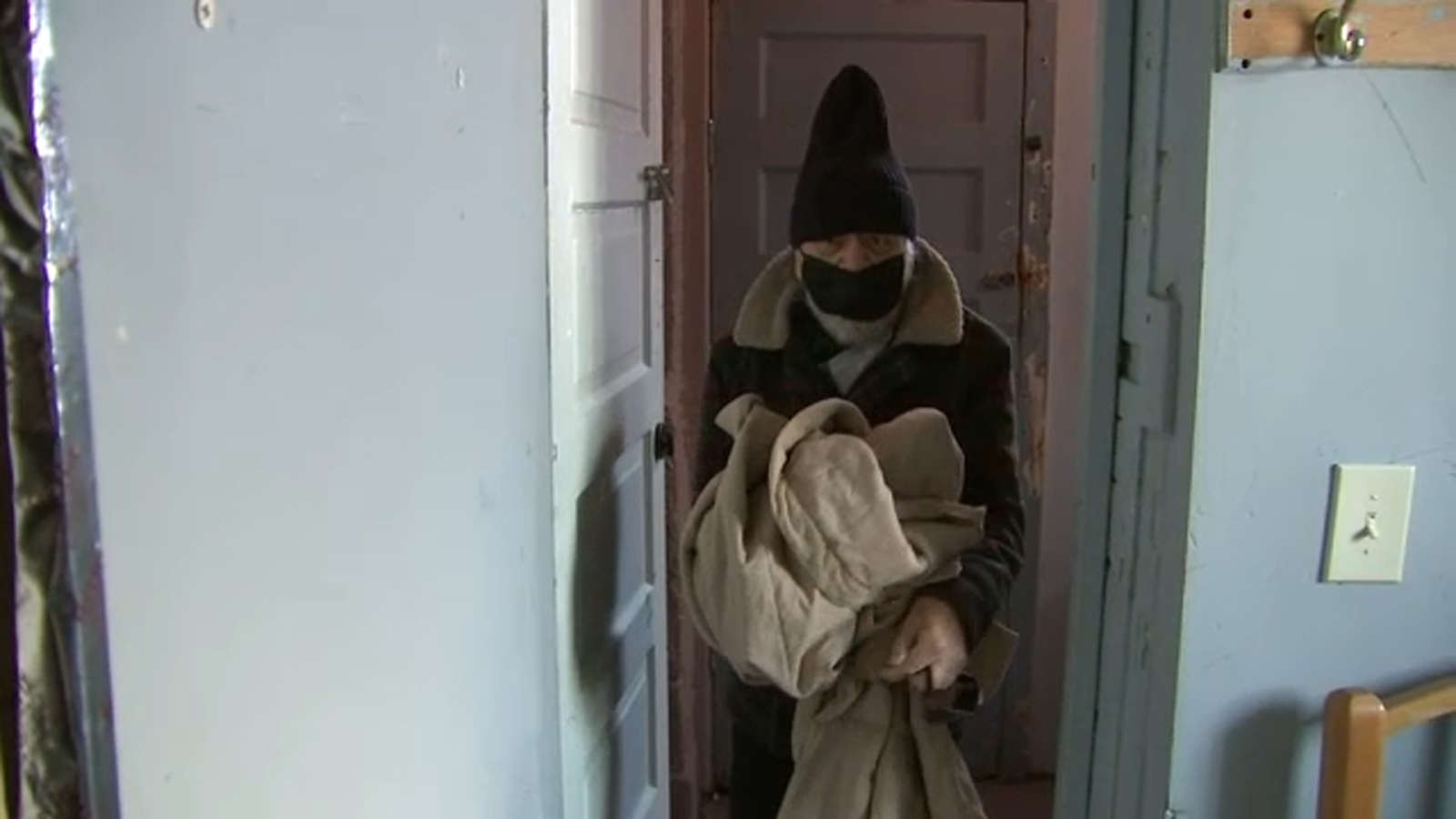 Norbert Pikula update Chicago homeless man sleeping at O'Hare Airport moves into home after