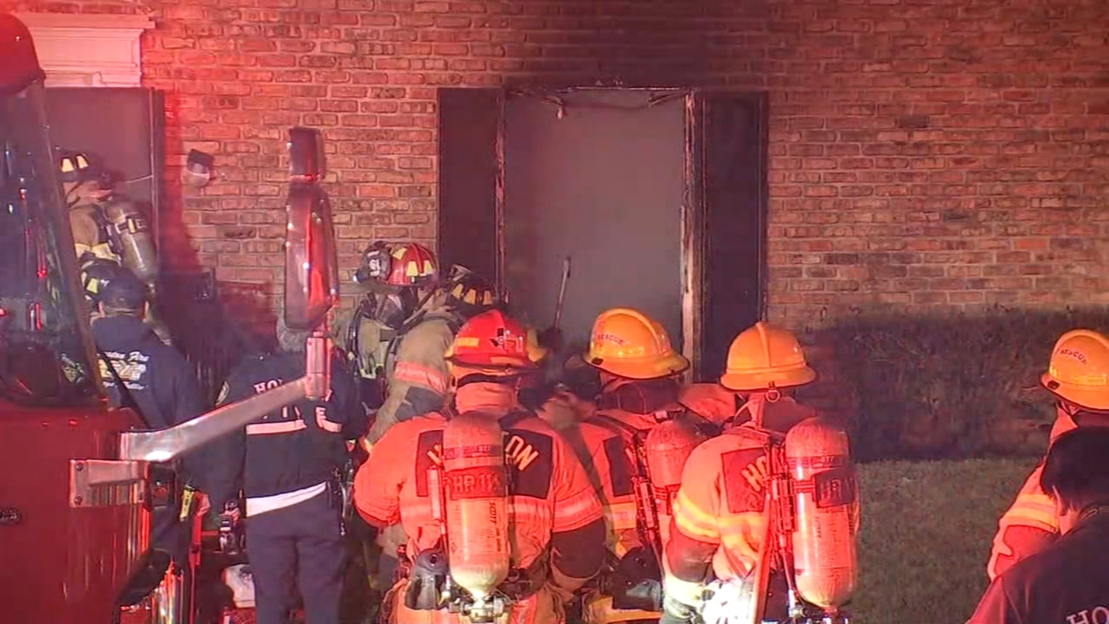 Inwood Drive fire Man jumps from secondstory apartment window to escape flames in his west