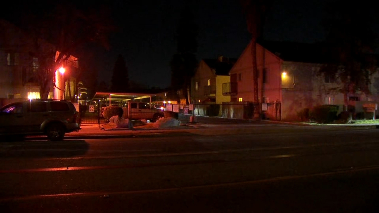 Man hospitalized after being stabbed in the head in Central Fresno ...