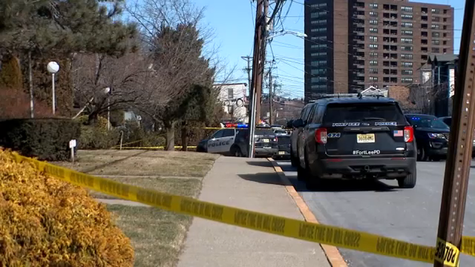 Man shot and killed by police during standoff at Fort Lee, New Jersey