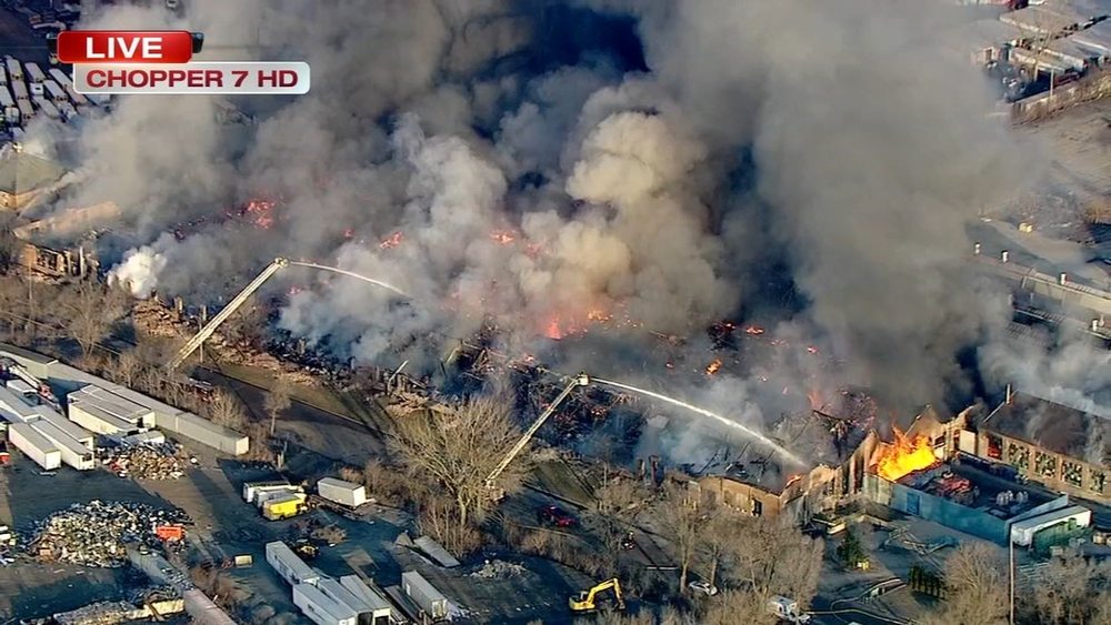 Huge Chicago Heights fire burns at south suburban warehouse