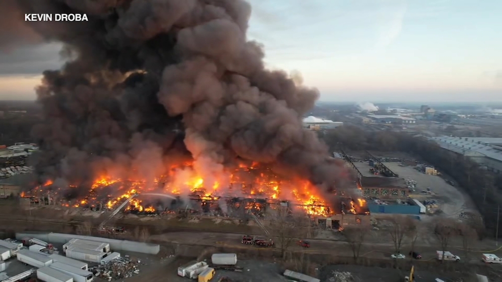 Massive fire breaks out at suburban warehouse: spokesperson