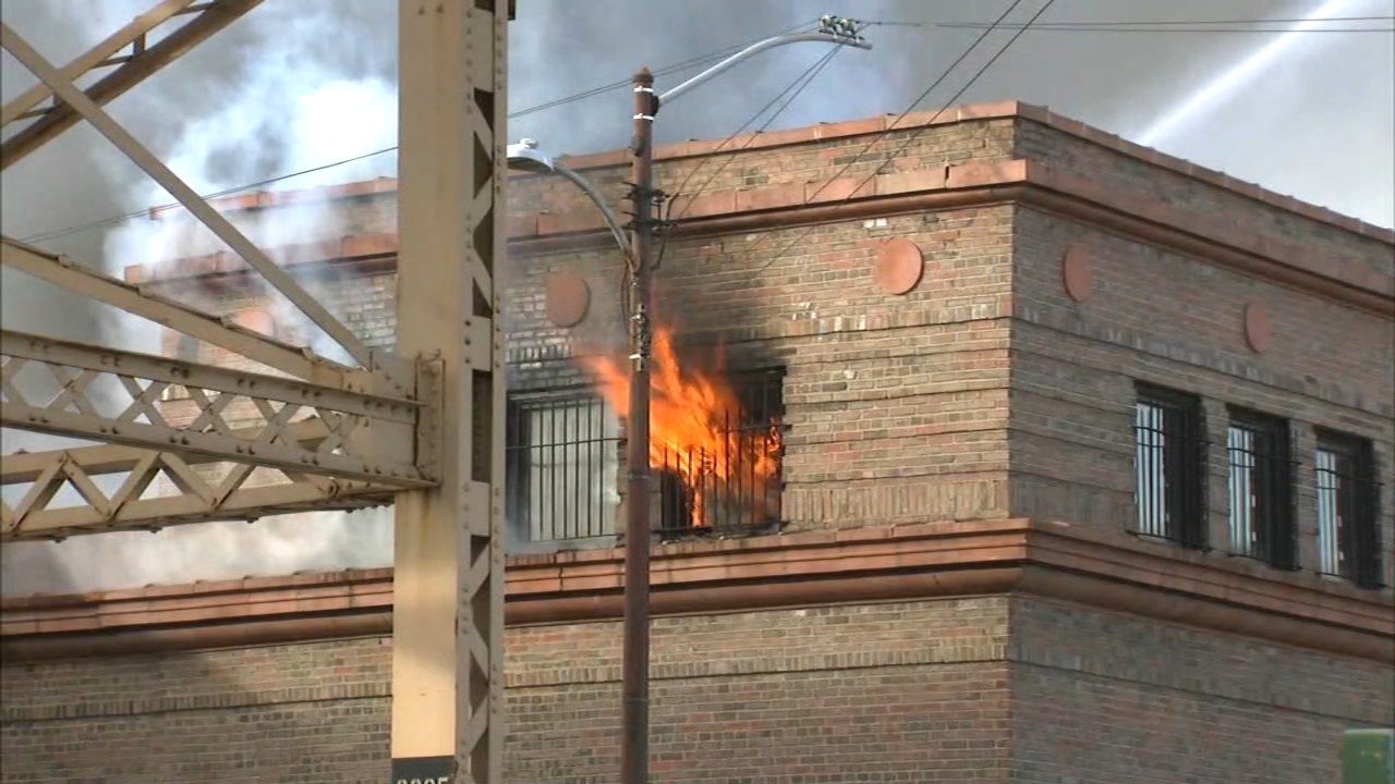 Roof partially collapses at West Side building fire