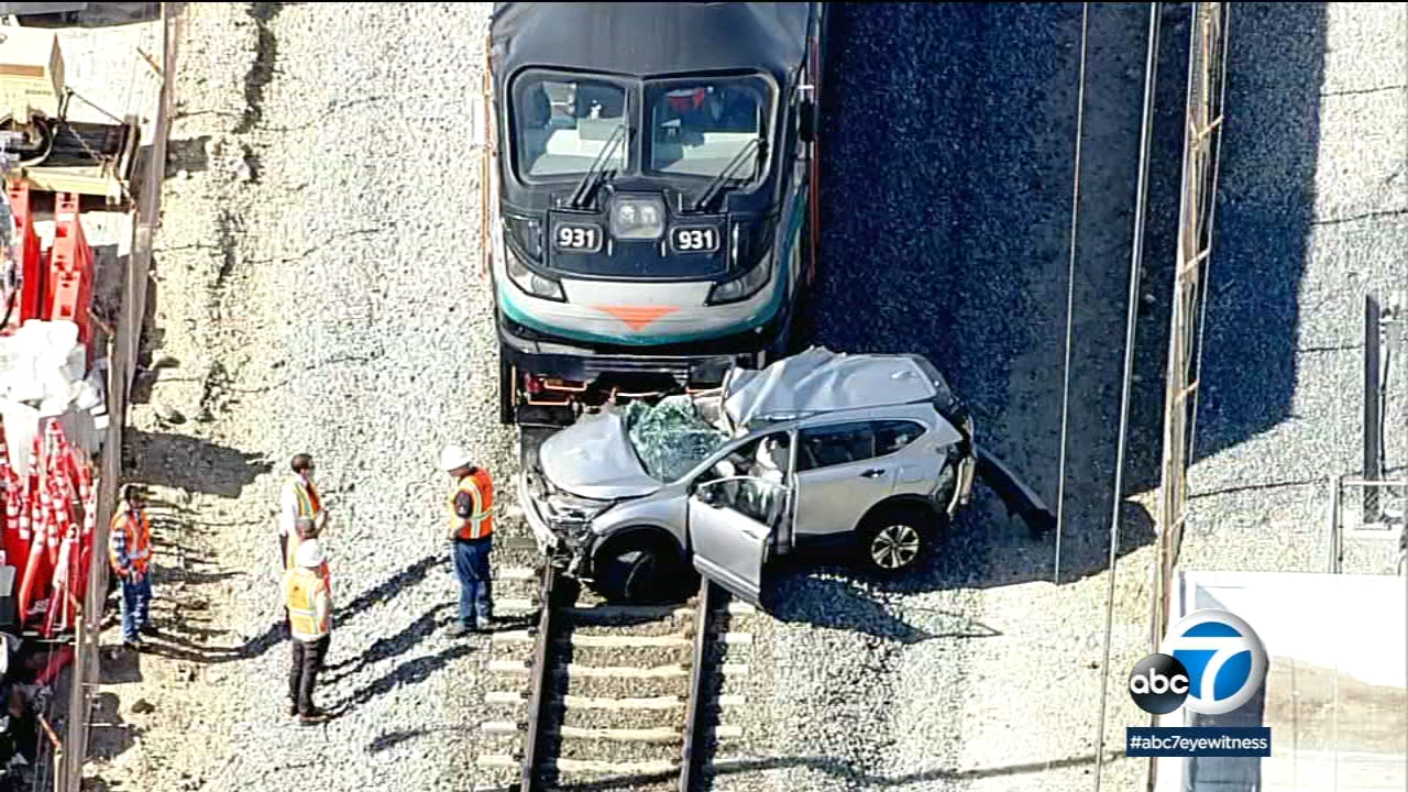 Covina crash: 2 injured after Metrolink train, vehicle collide - ABC7 Los Angeles