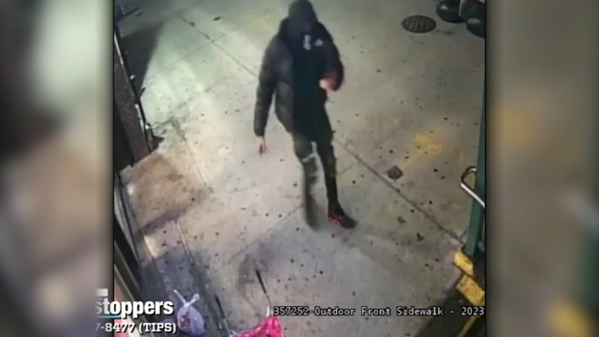 Man breaks both of his legs after he was kicked down subway stairs