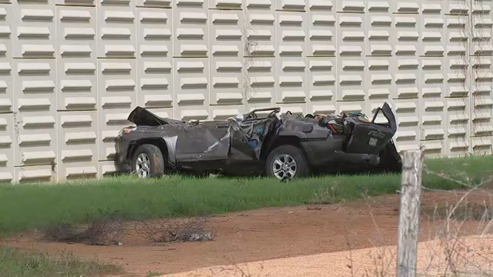 Mom and baby killed, 3-year-old critical after car rolls off overpass