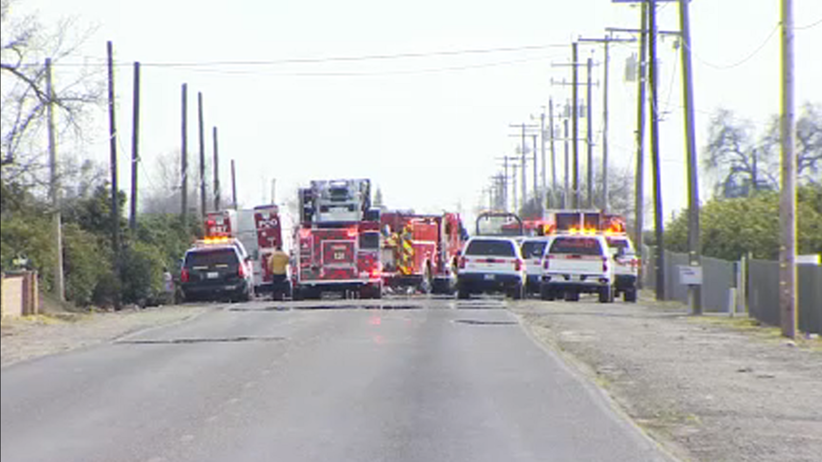 3 dead, 3 injured in car crash near Orange Cove, CHP says - ABC30 Fresno