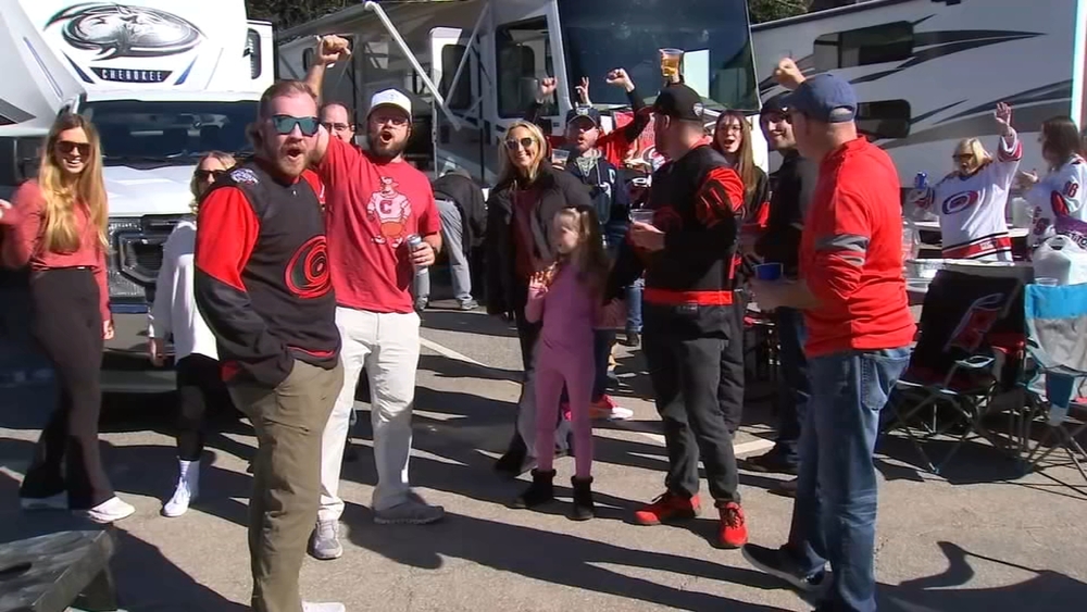 Caniacs throw the ultimate tailgate party ahead of Canes game
