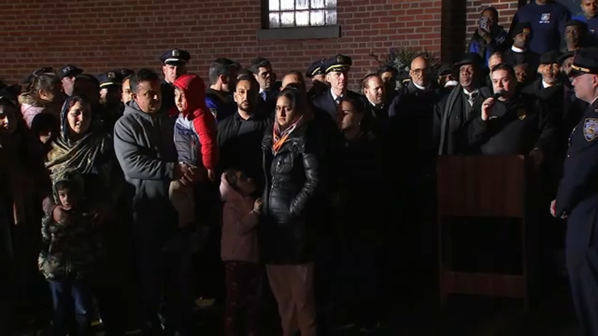 Community shows support for family of fallen NYPD officer