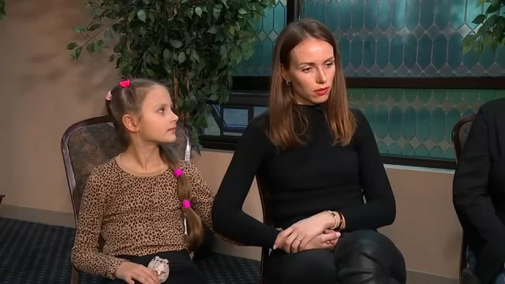 Mom, daughter among Ukrainian refugees hoping to find new home
