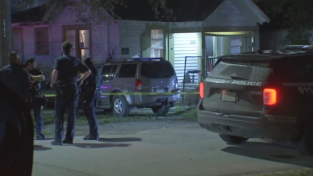 1 man killed, 2 hurt when shots were fired after night out, HPD says