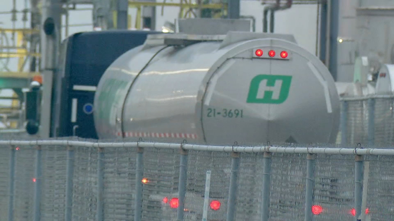 500K gallons of derailment runoff already here, Harris Co. Judge says