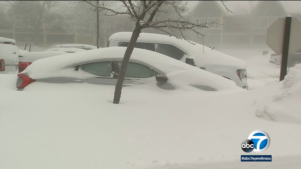 Snow buries cars in Lake Arrowhead as blizzard warning takes effect