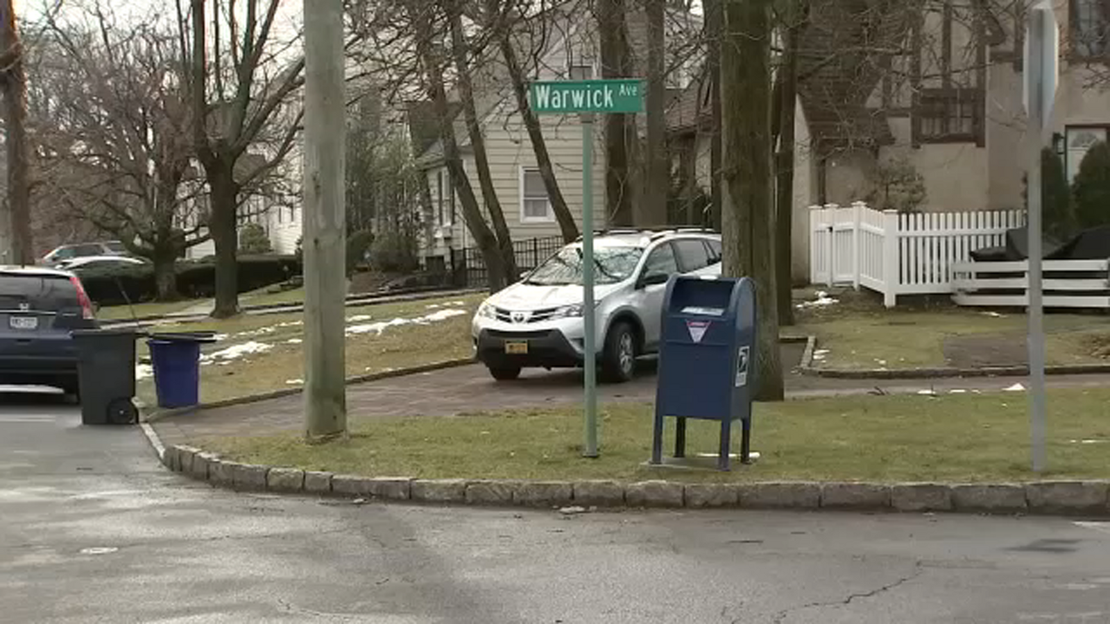 Man in Eastchester steals SUV with child inside; before fleeing in