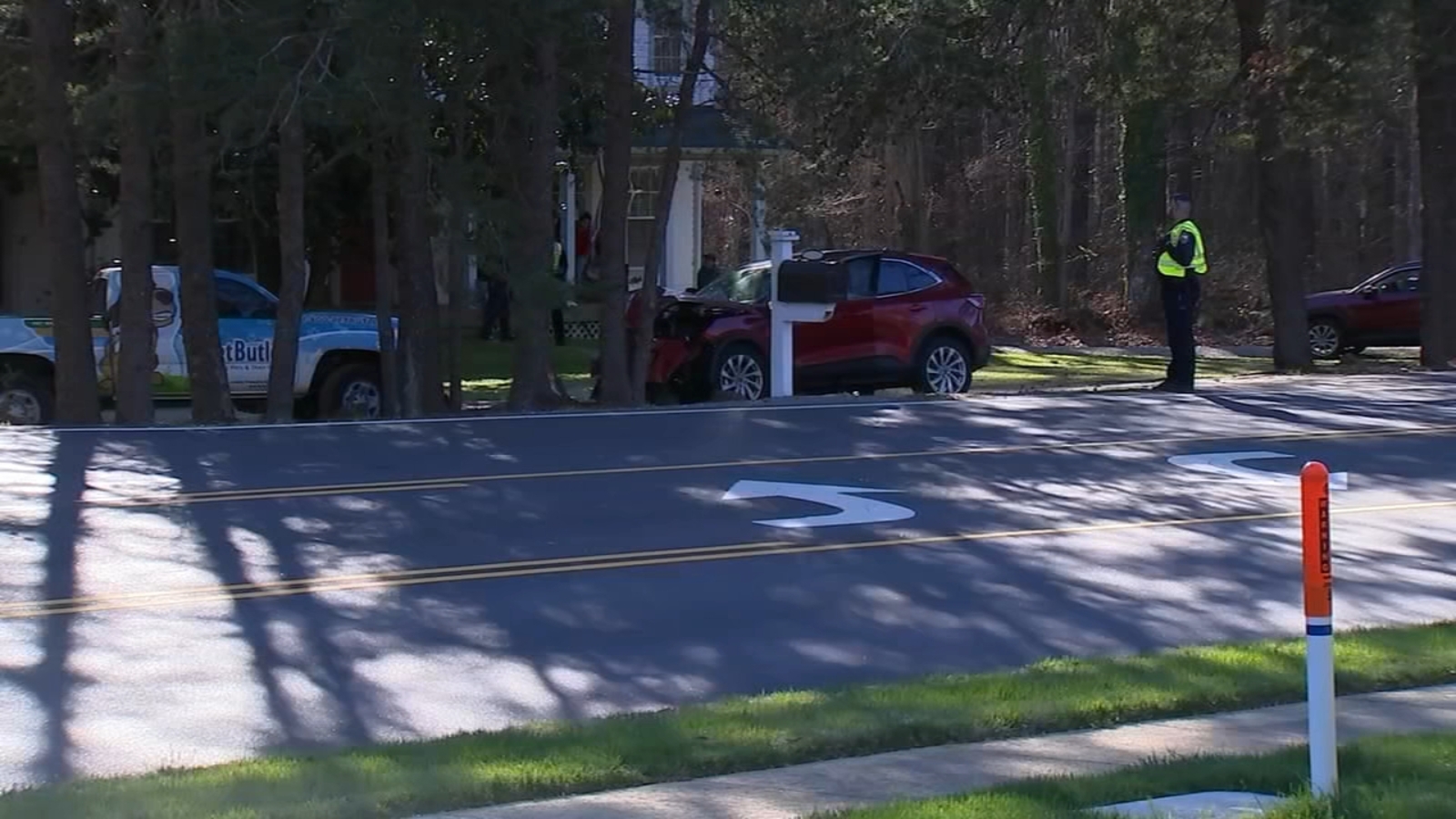 2 injured in crash in Cary, road remains closed for investigation ...