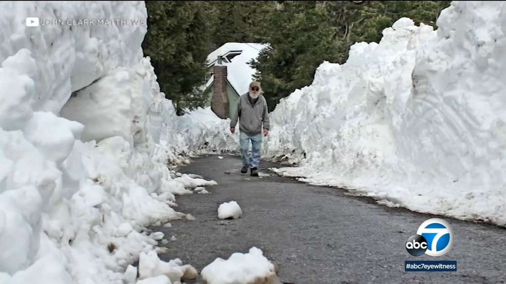 'It feels apocalyptic:' Stories from those stranded in SoCal mountains