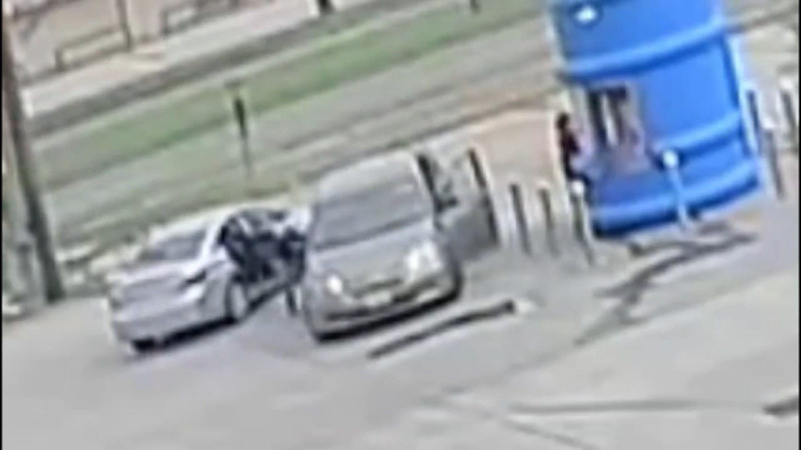 Armed purse snatchers target woman at water station on Bissonnet in ...