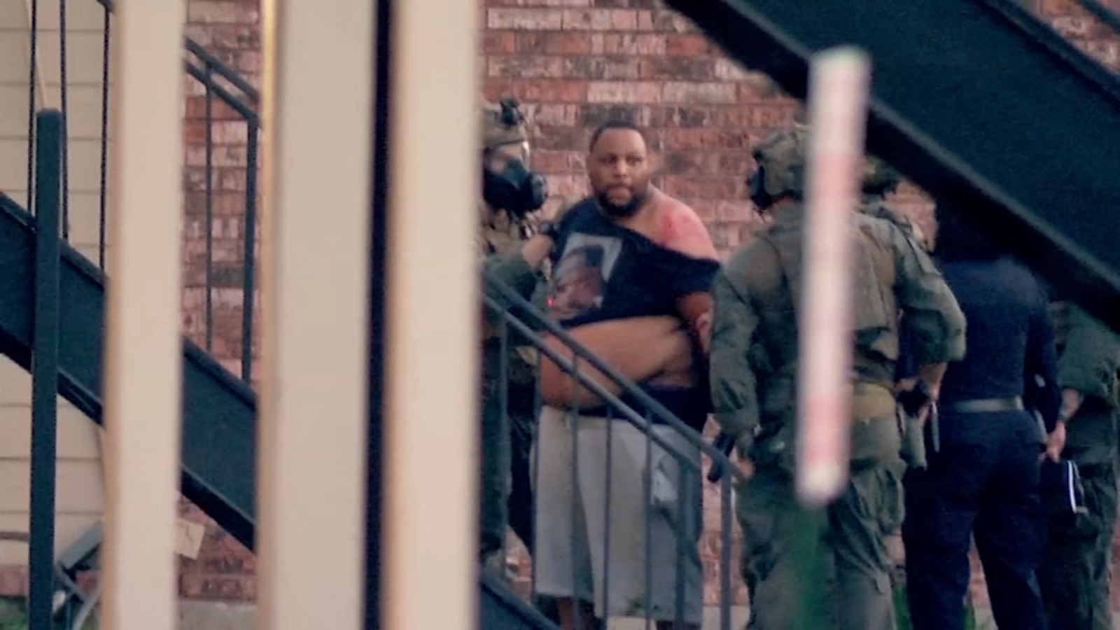 Houston crime Suspect accused of hitting woman arrested after officers busted through door