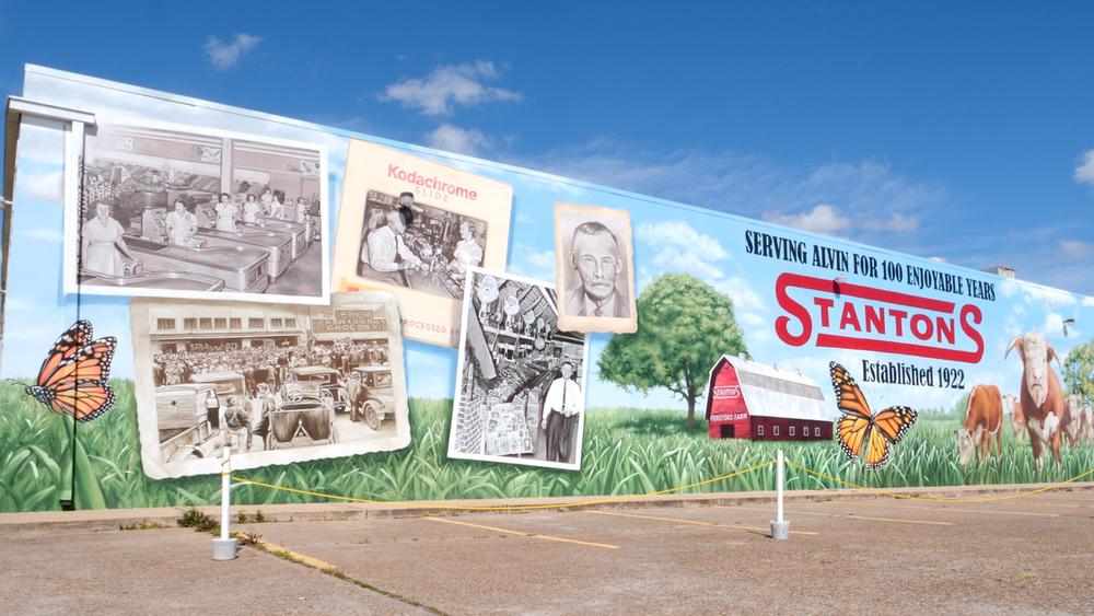 Stanton's Shopping Center serving Alvin for more than a century