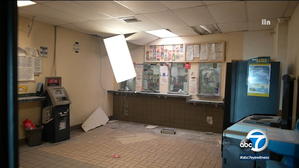 Burglars caught on video trying to steal from check cashing business