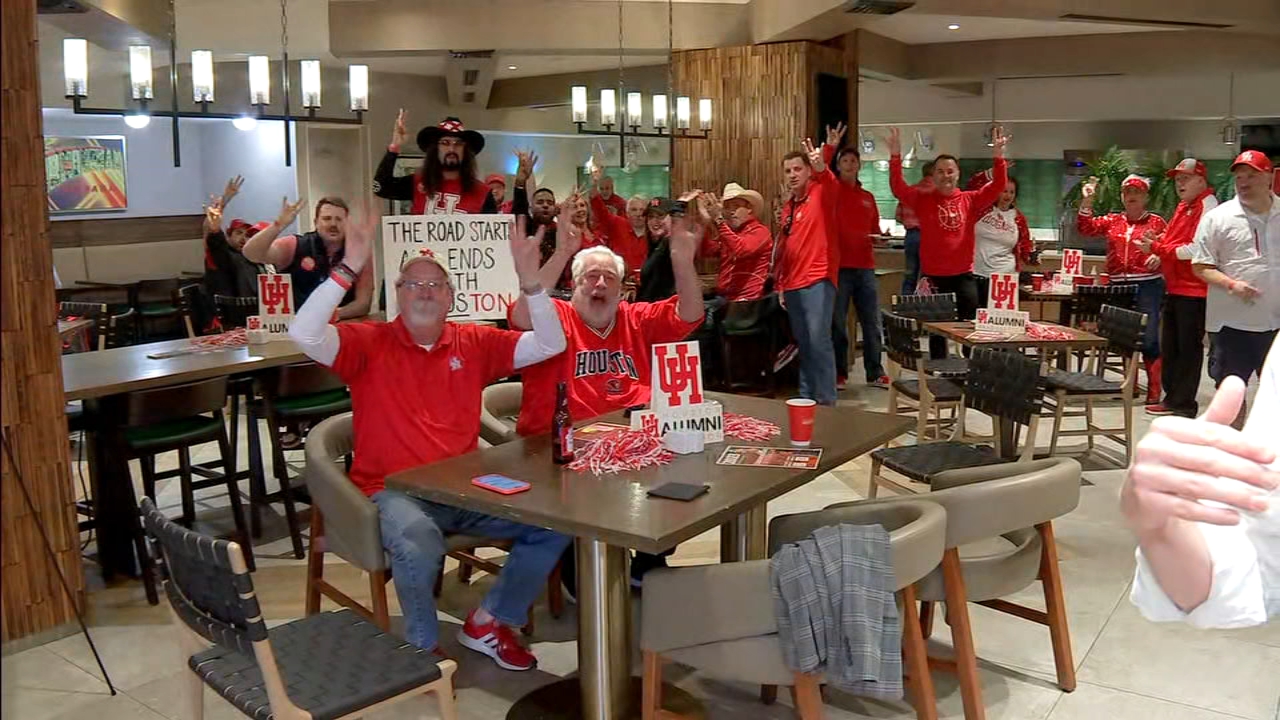 UH fans travel with team at NCAA tourney opener