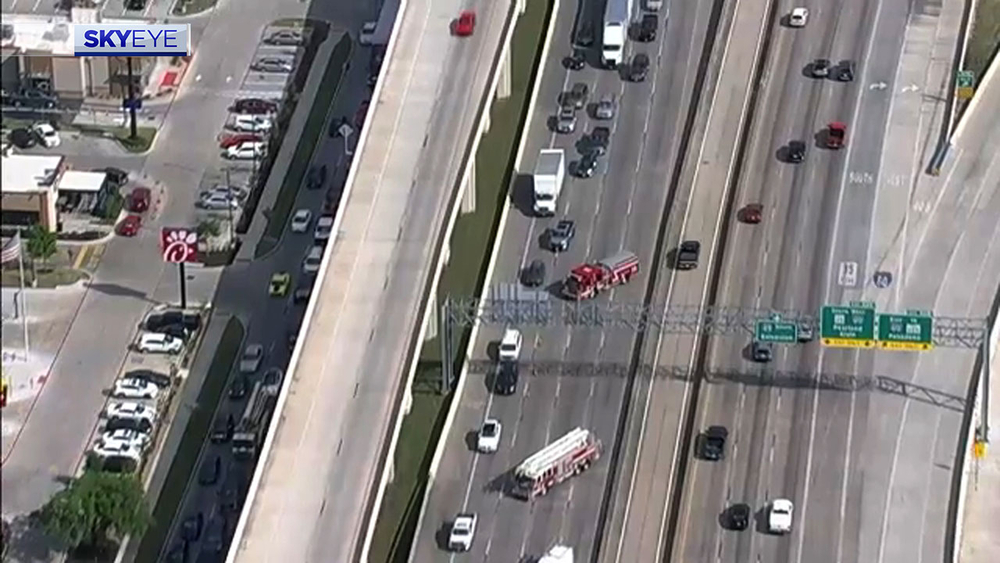 1 killed on Gulf Freeway near Woodridge on Wednesday afternoon