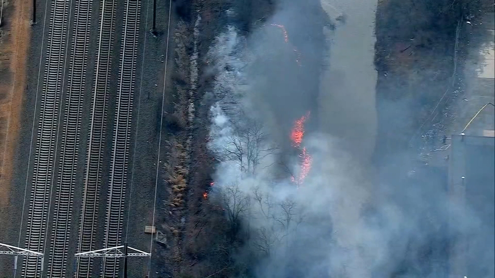 Multiple brush fires in NJ disrupt Northeast Corridor rail service