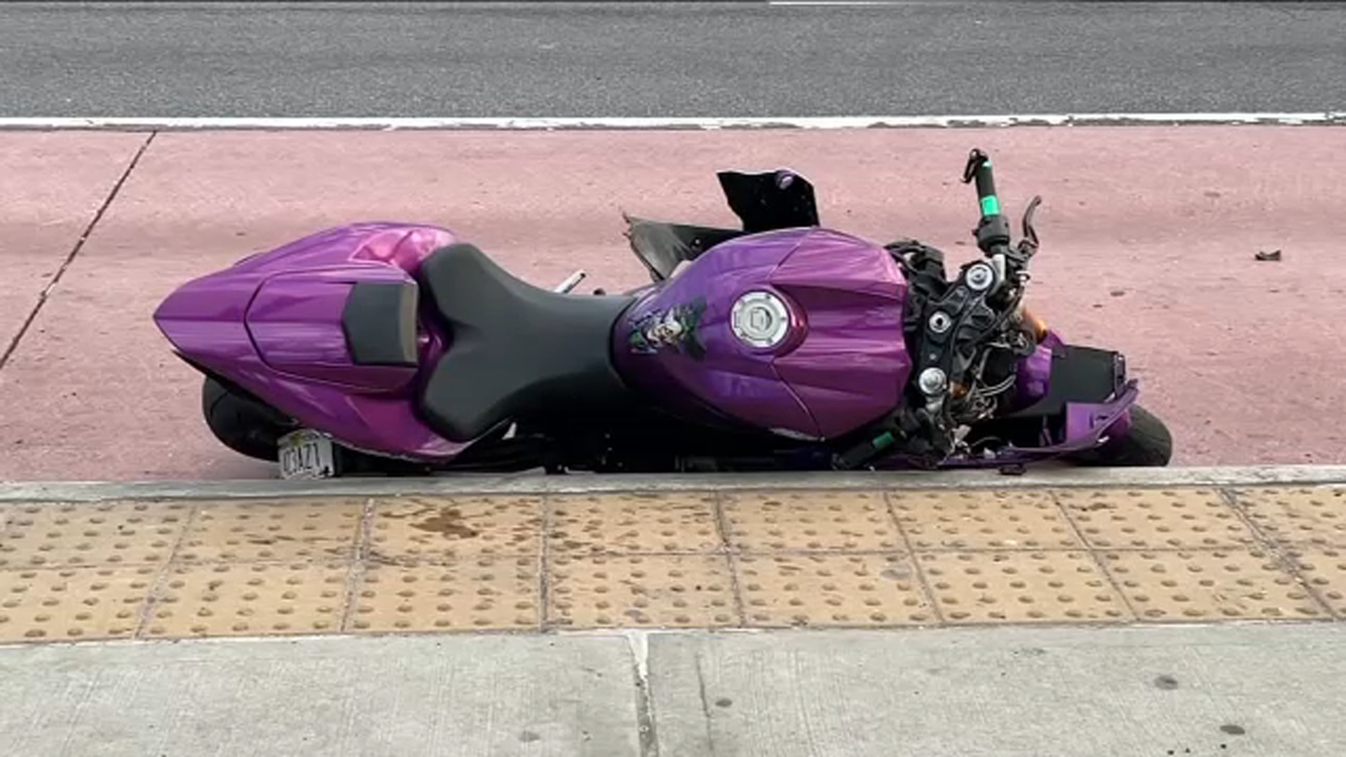 12994104_motorcycle-crash.jpg?