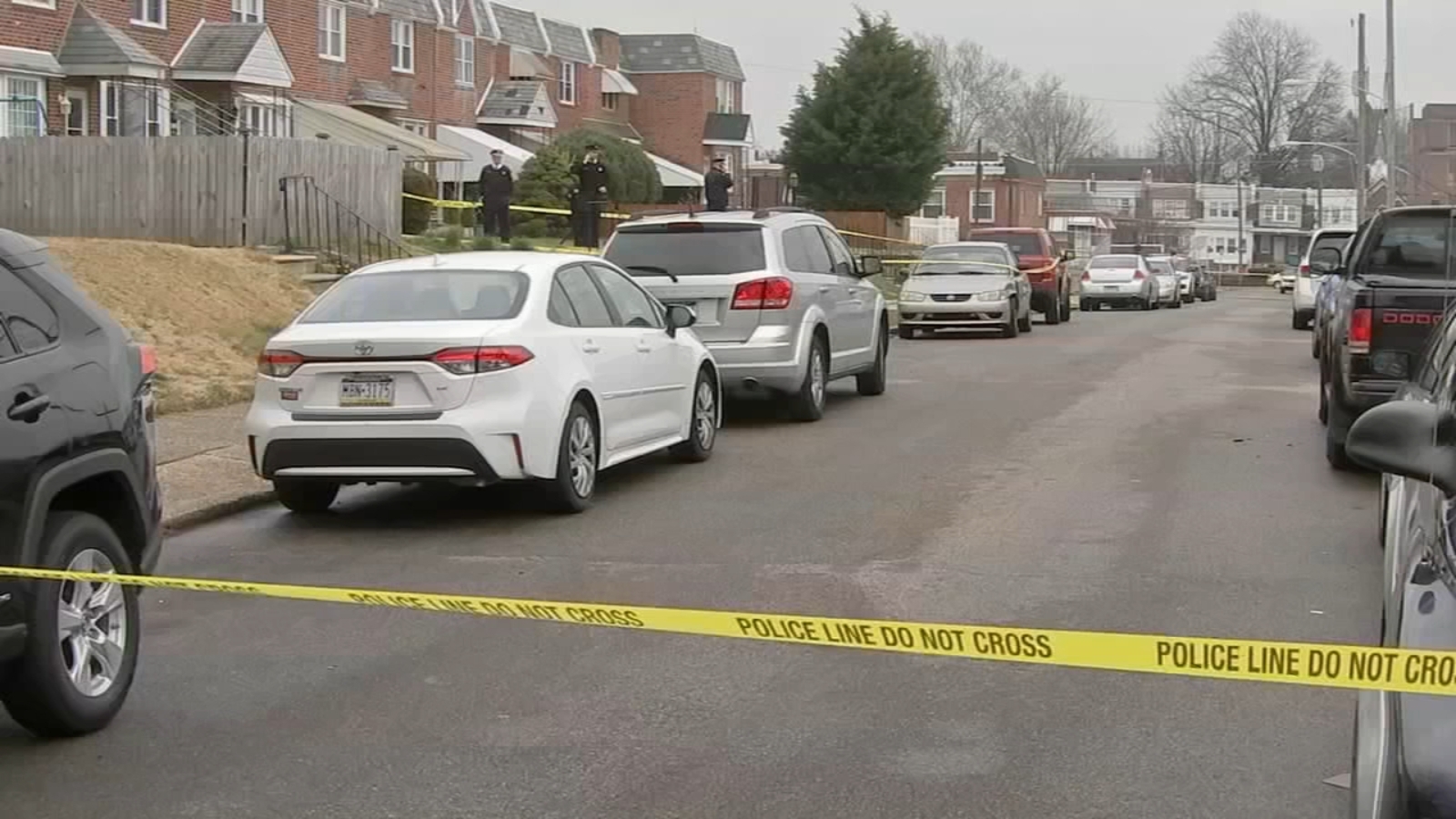 Philadelphia police find 6-year-old boy locked in dog cage inside Tacony home on Glenview Street - Vimarsana News
