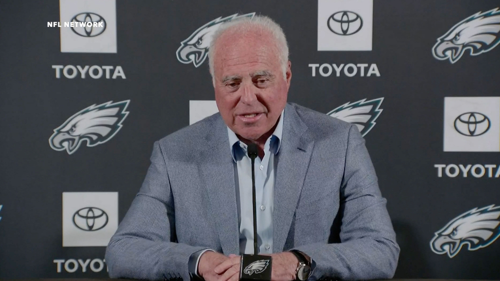 Jeffrey Lurie says Eagles will wear kelly green jerseys this season