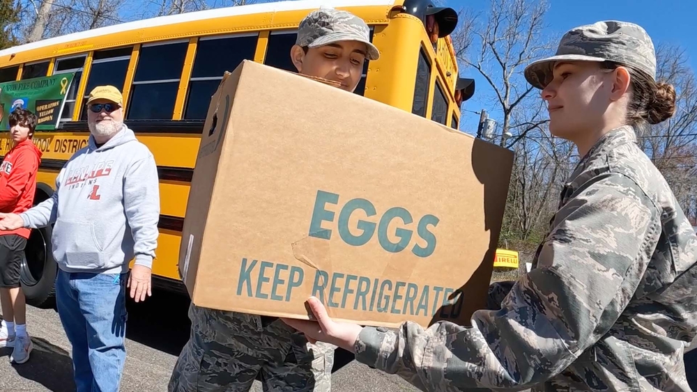 'Hug in a Box': South Jersey nonprofit sends care packages to troops